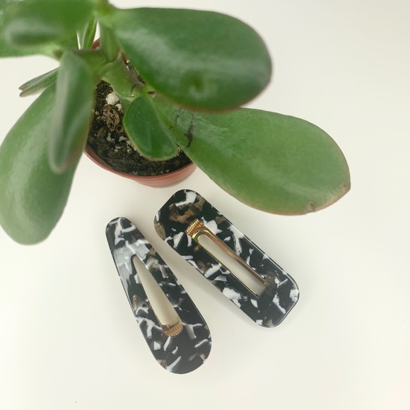 2 Piece Acrylic || Hair Clips
